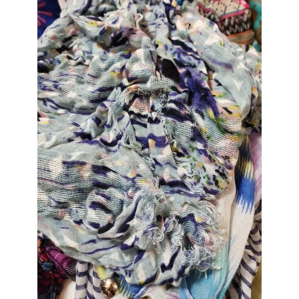 Scarf & Convertible Wrap Lot – 17 Pieces Mixed Prints & Styles